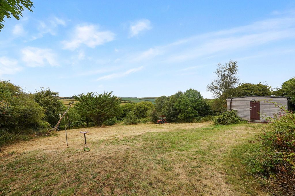 Property photo 2 of 21
