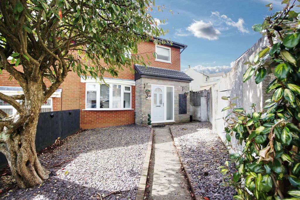 Property photo 1 of 30