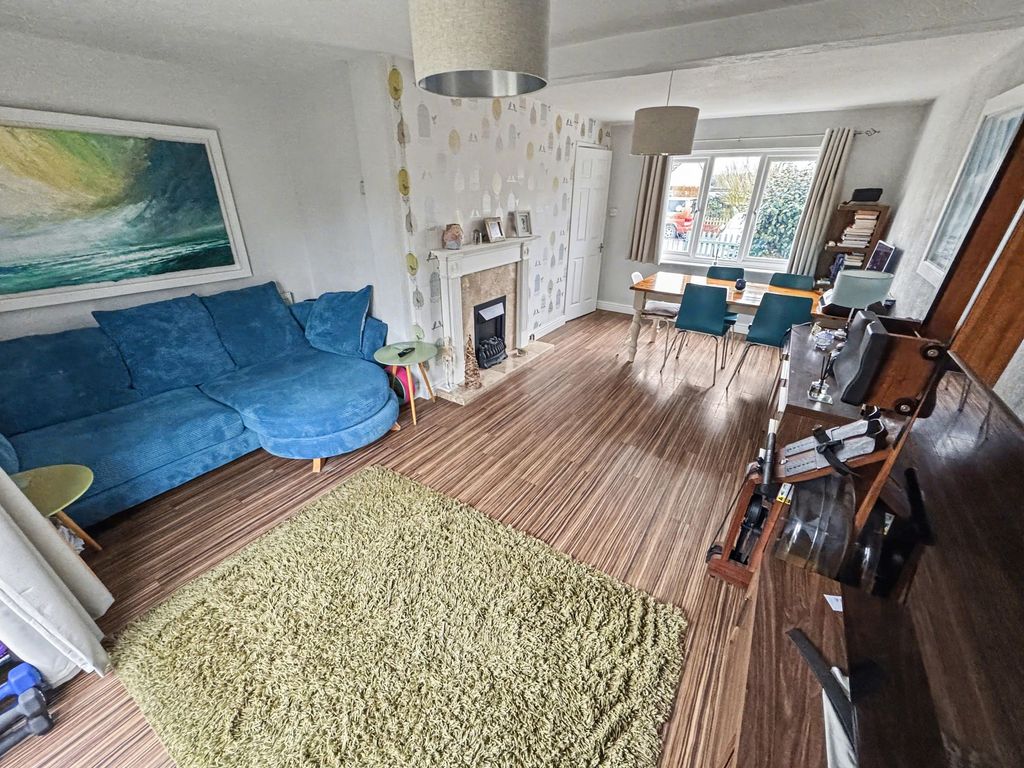 Property photo 3 of 23