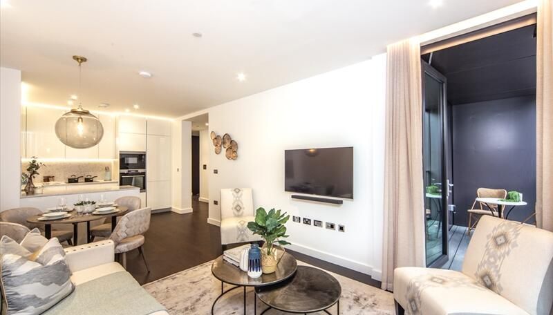 Property photo 1 of 10 Living Room