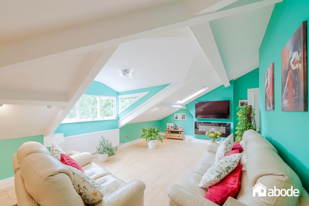 Property photo 2 of 29 Hollybank House, Apt 5, 85 Green Lane-17.Jpg