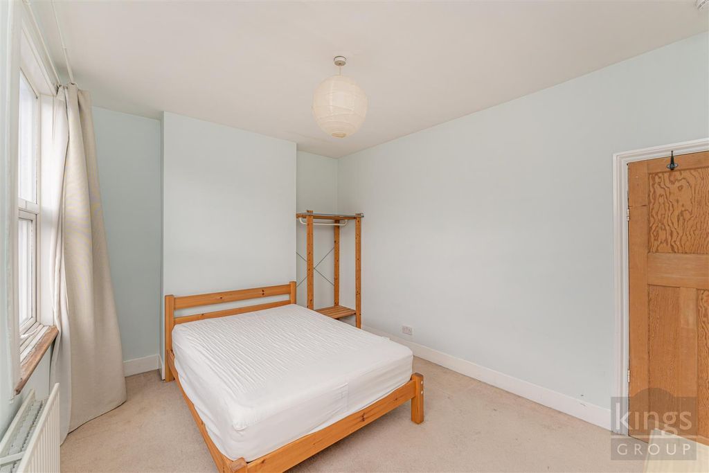 Property photo 3 of 14 Master Bedroom
