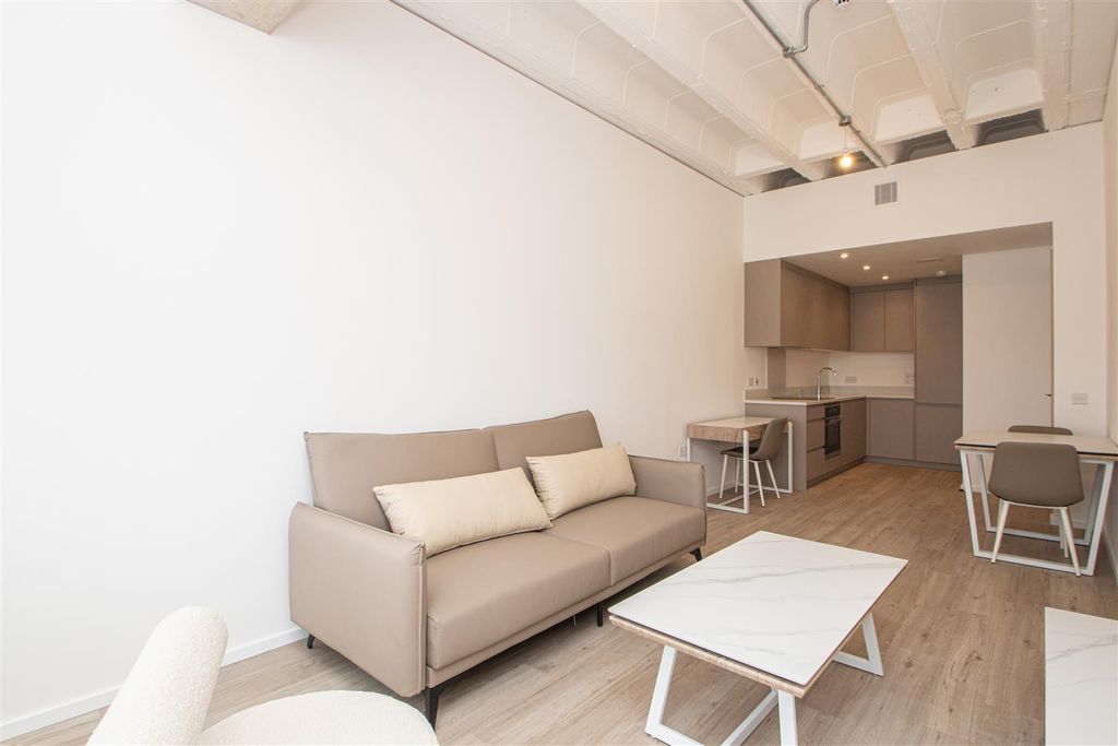 Property photo 2 of 17 206Statio_2.Jpg