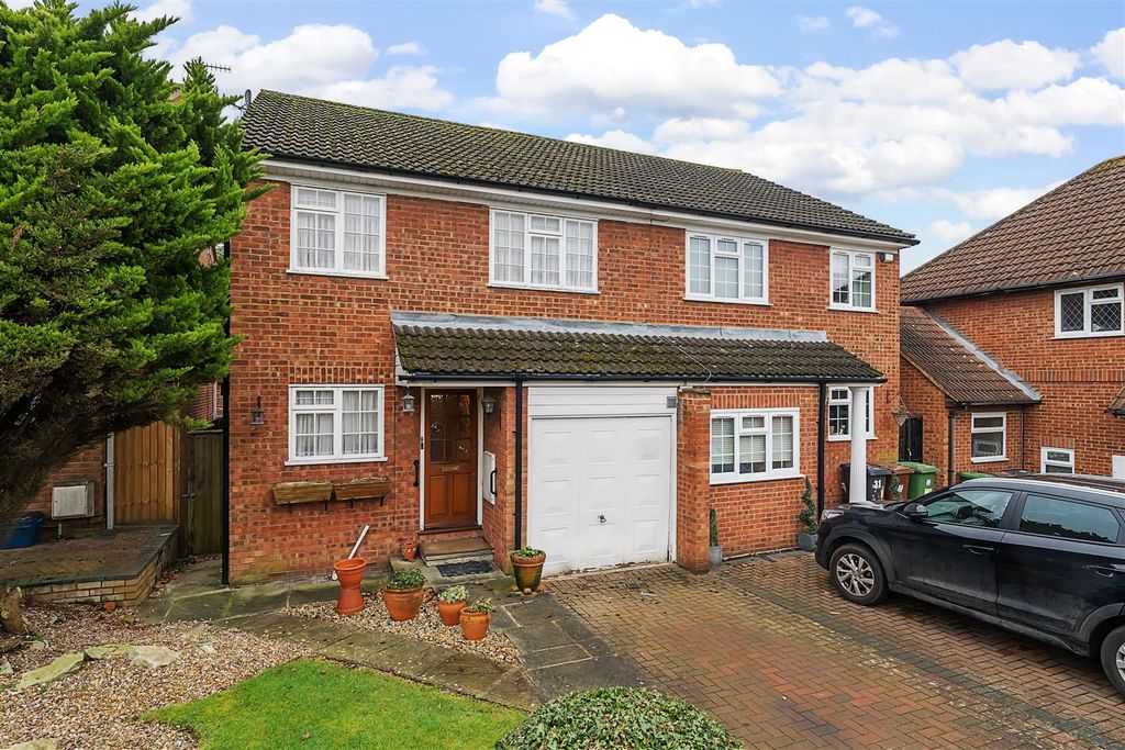 Property photo 1 of 17 Exterior: