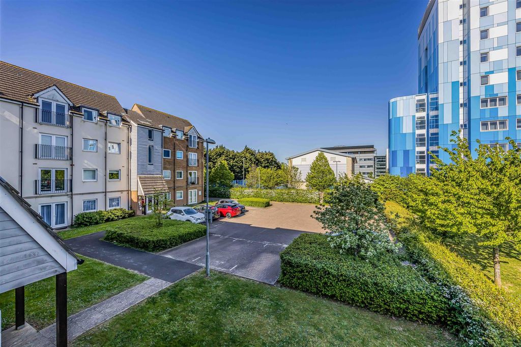 Property photo 3 of 14 Flat 12, Chapter House, Tudor Crescent, Cosham-Sma