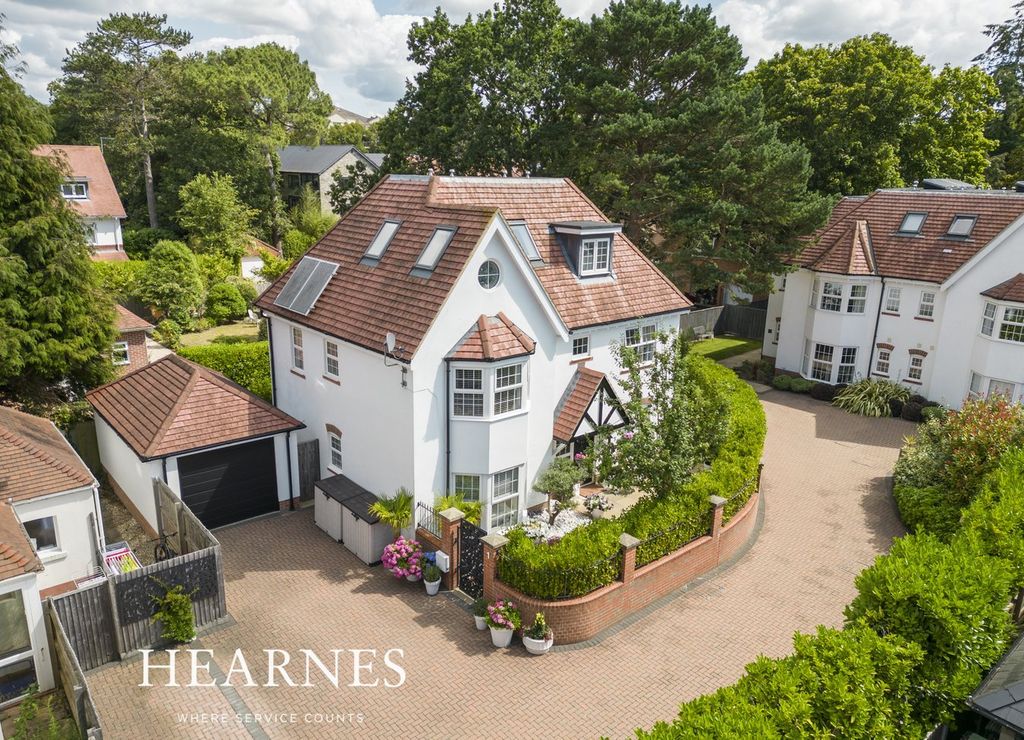 Property photo 1 of 42