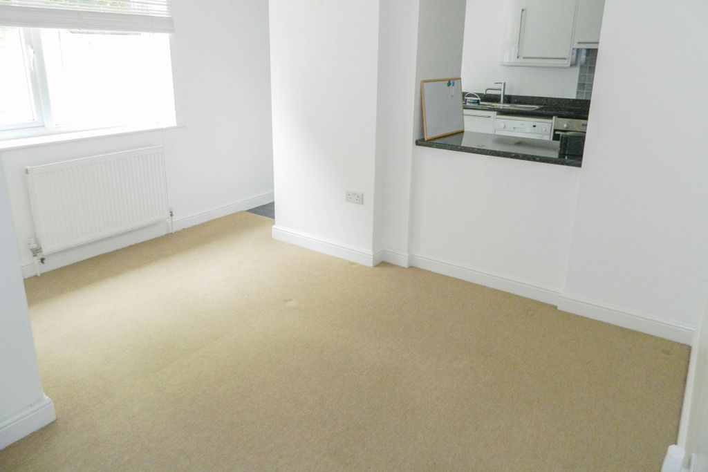 Property photo 3 of 7 Photo 4