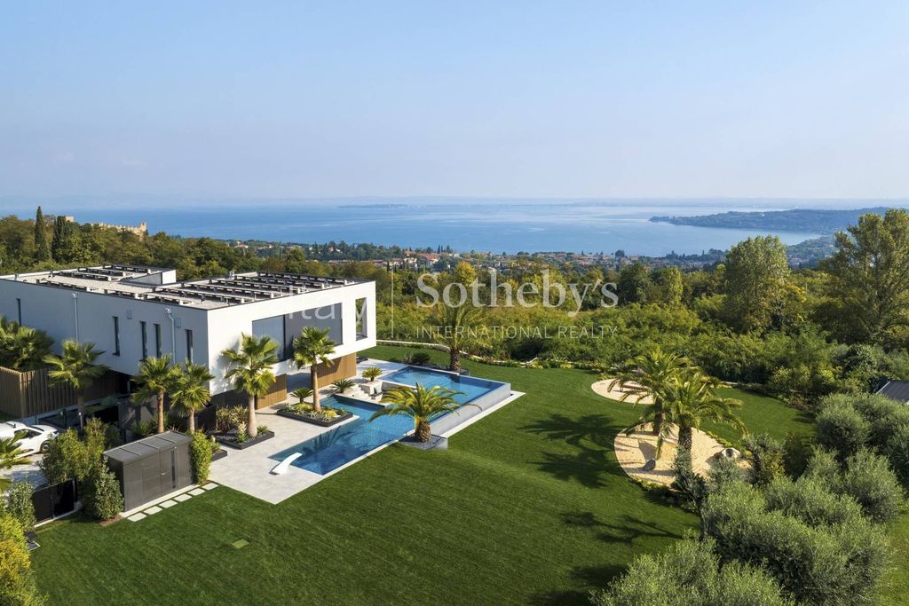 Property photo 2 of 36