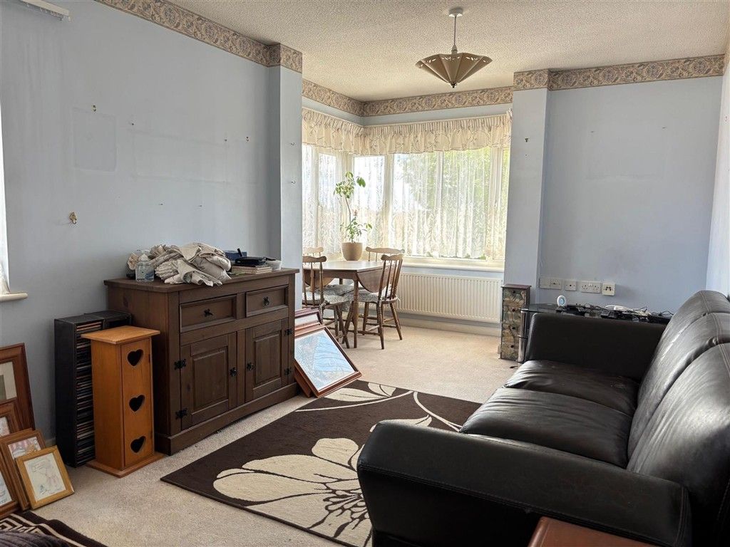 Property photo 3 of 5 Living / Dining Room