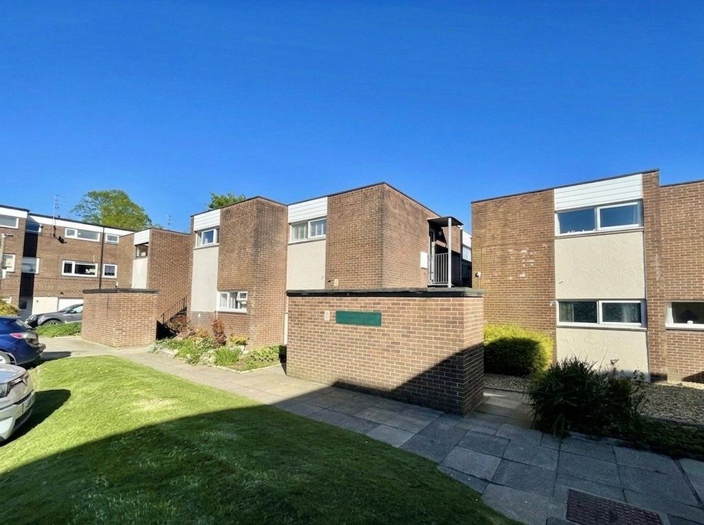 Property photo 1 of 10 Front Of Block