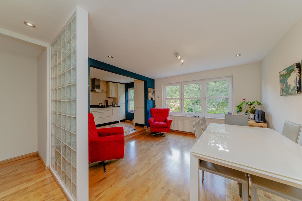 Property photo 2 of 28