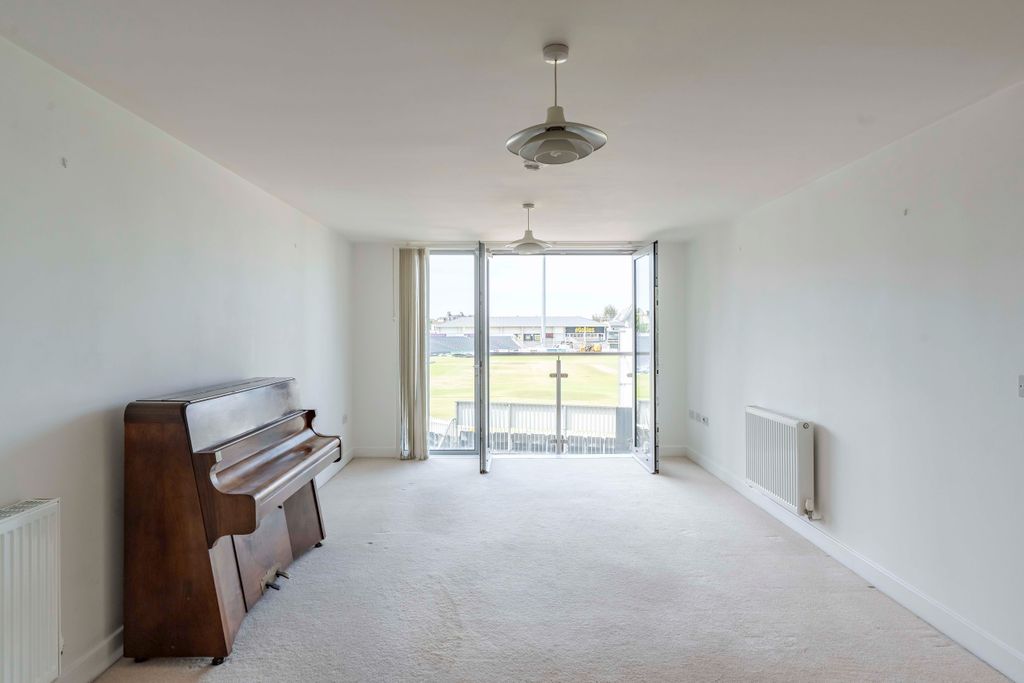 Property photo 2 of 15 Dsc00368-Hdr