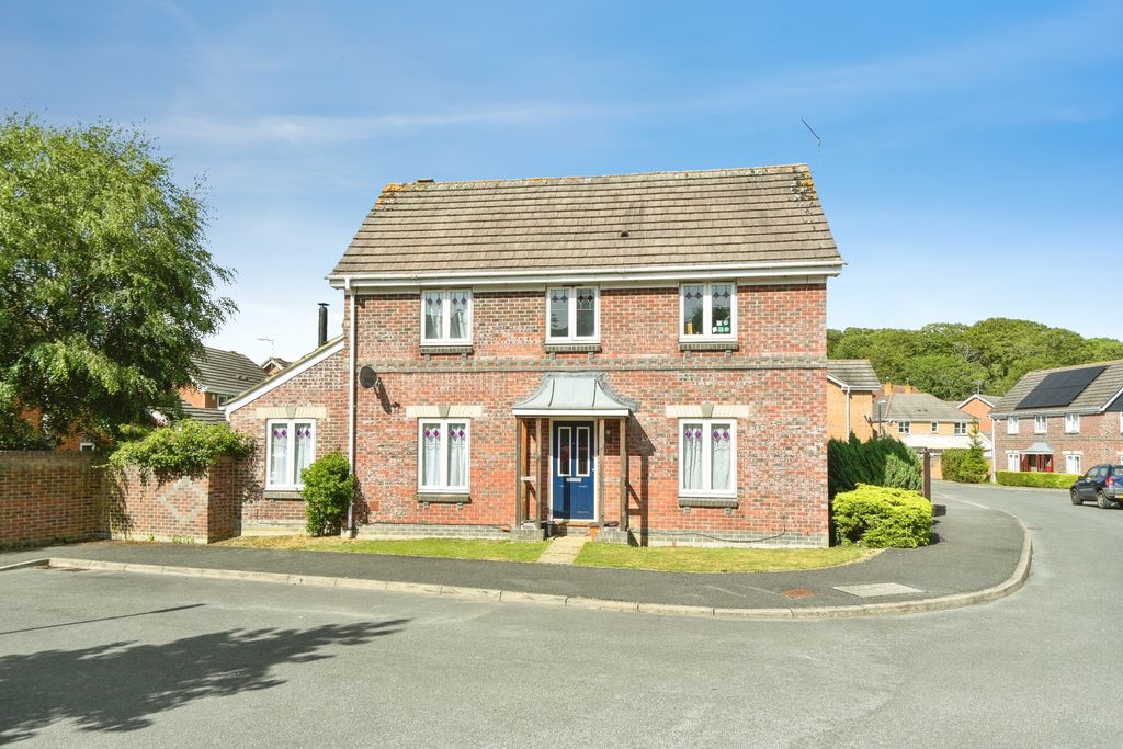 Property photo 1 of 32