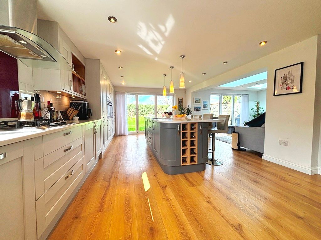 Property photo 2 of 28