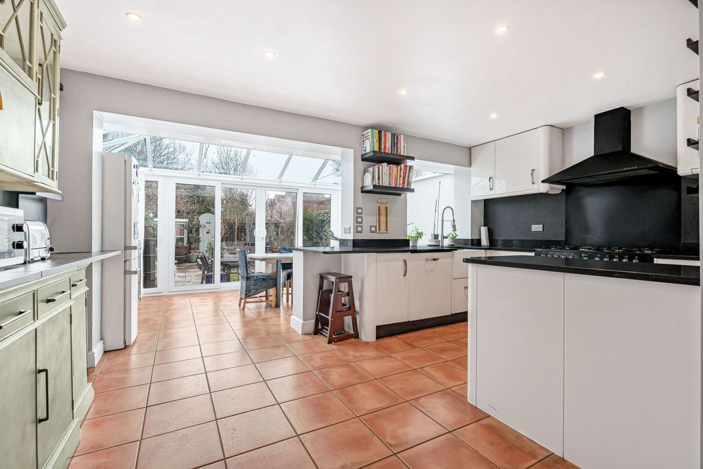 Property photo 2 of 17