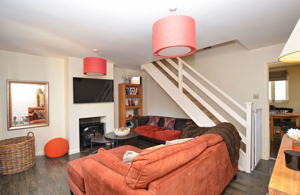 Property photo 2 of 11