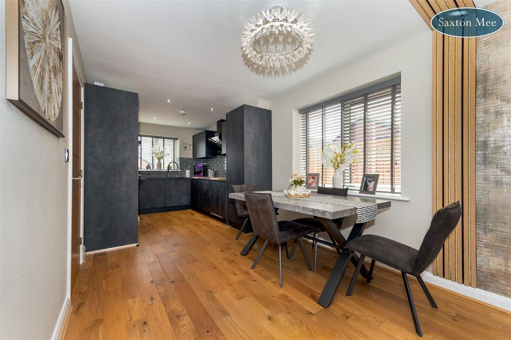 Property photo 3 of 28 Diningroom 7454.Jpg