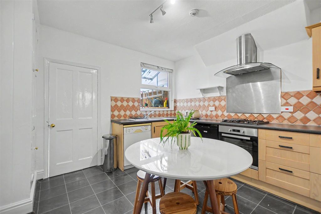 Property photo 3 of 17 Kitchen_2.Jpeg