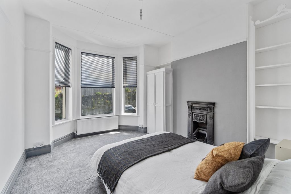 Property photo 1 of 6 0014