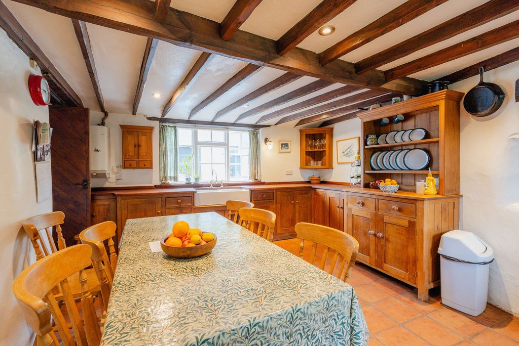 Property photo 2 of 43