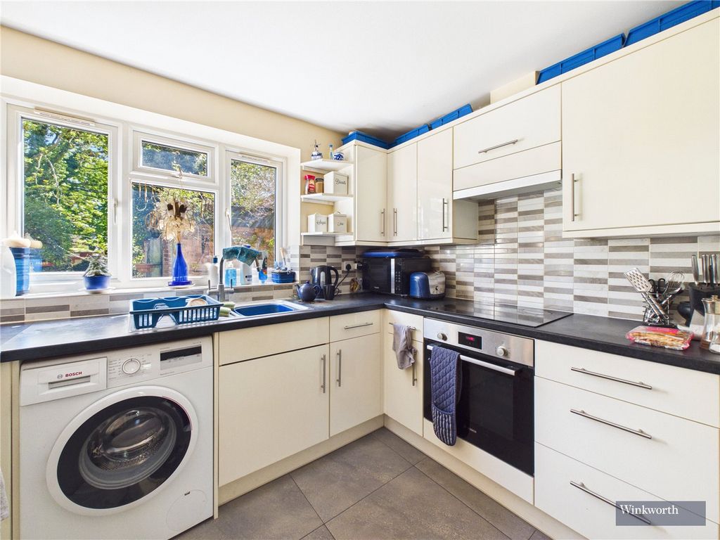 Property photo 2 of 19 Picture No. 04