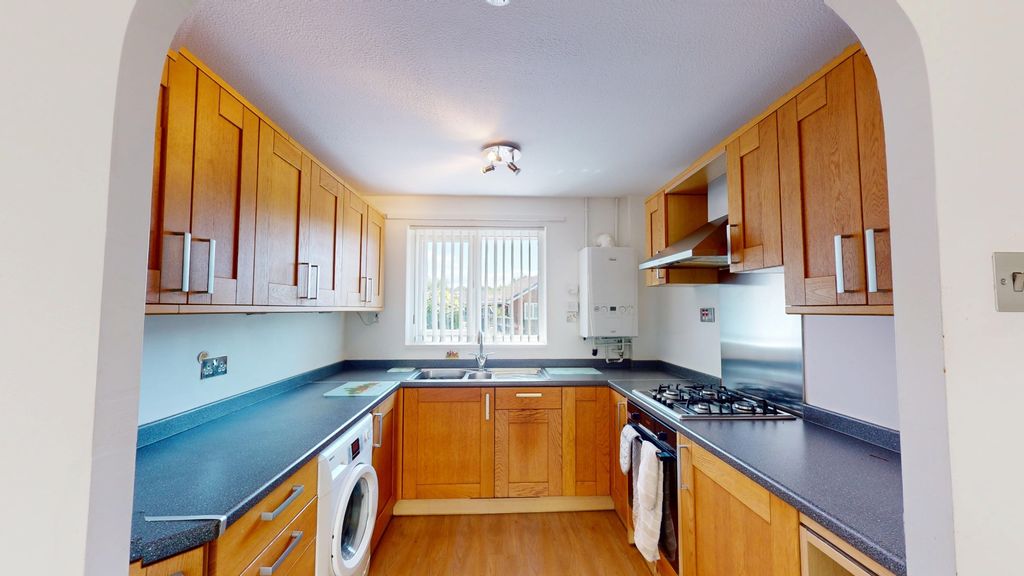 Property photo 3 of 11 4239367