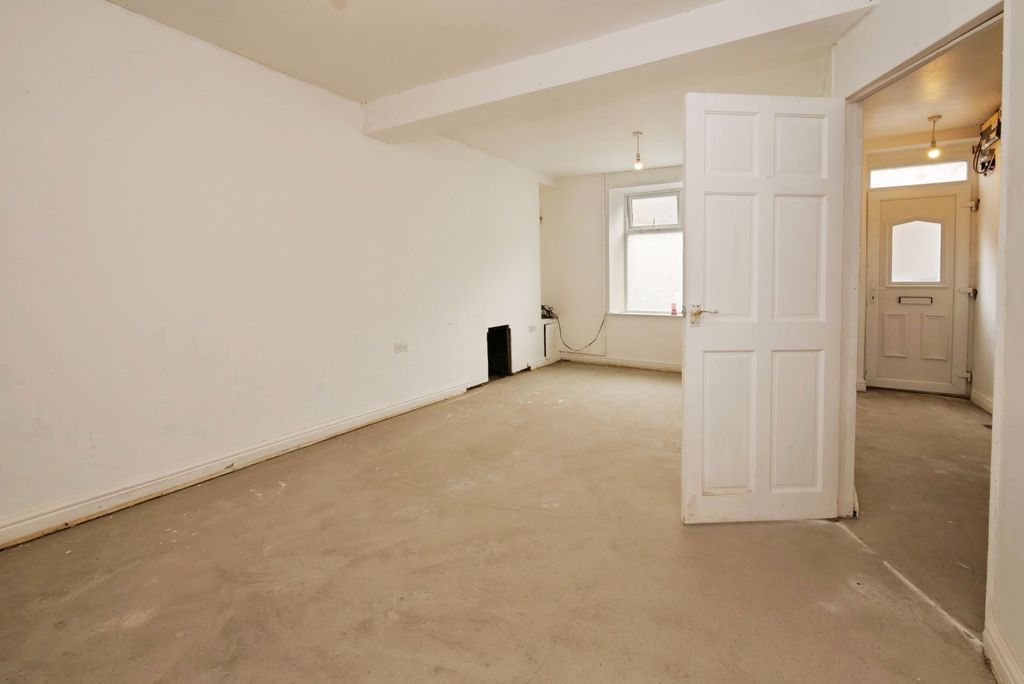 Property photo 2 of 12 Image 1