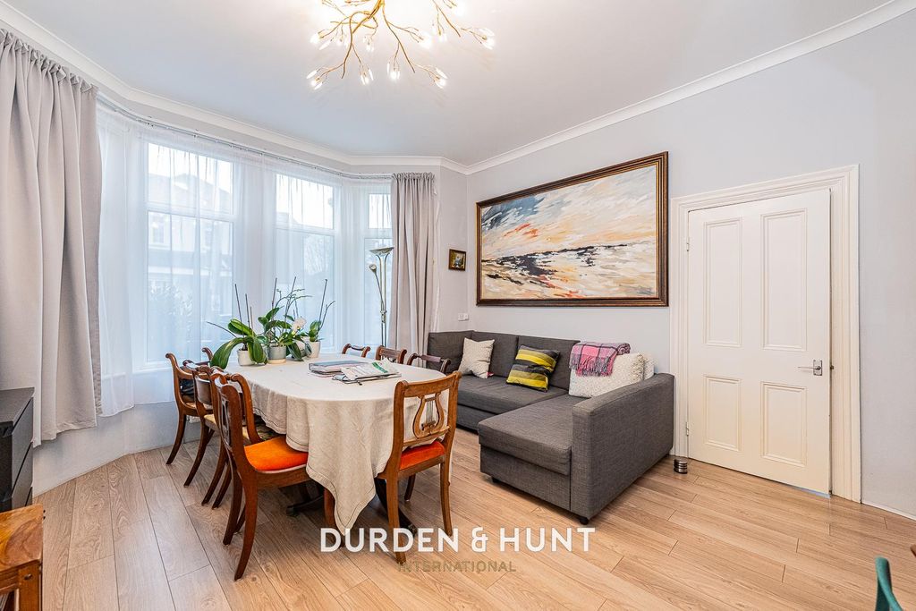 Property photo 3 of 22 Wanstead-15.Jpg