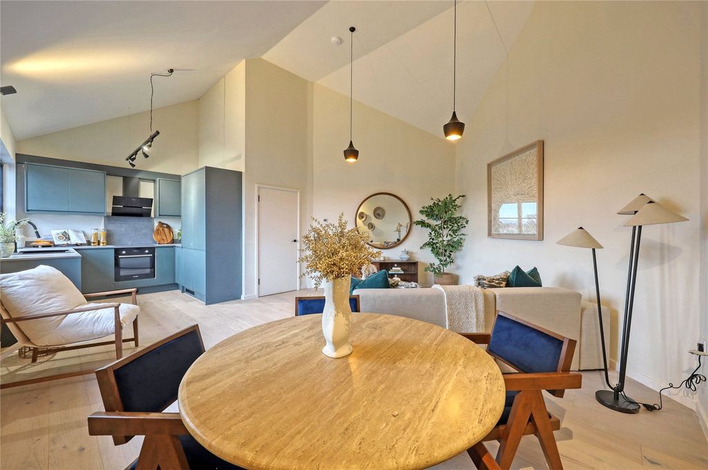 Property photo 1 of 20 Reception