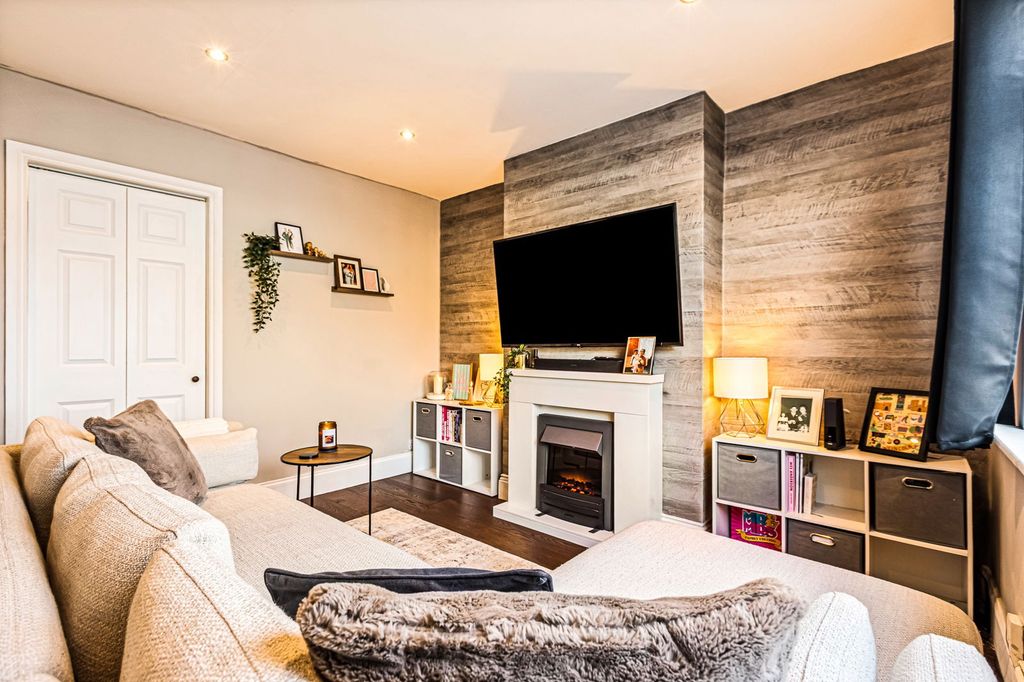 Property photo 3 of 22