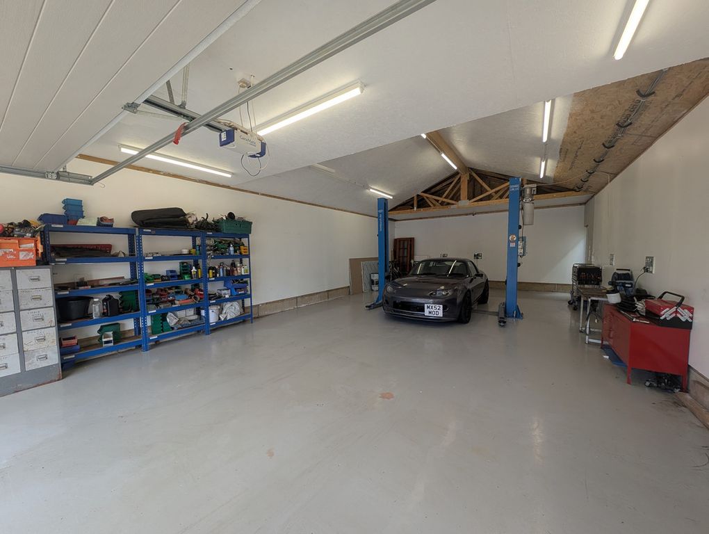 Property photo 3 of 26