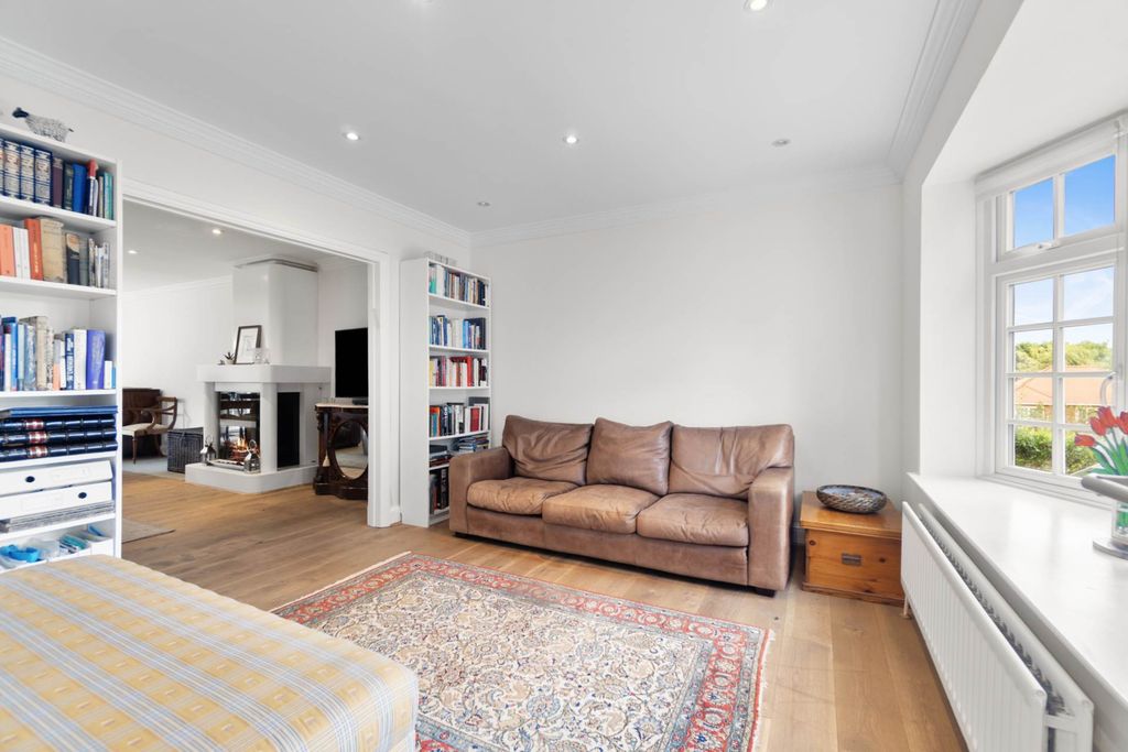 Property photo 3 of 15