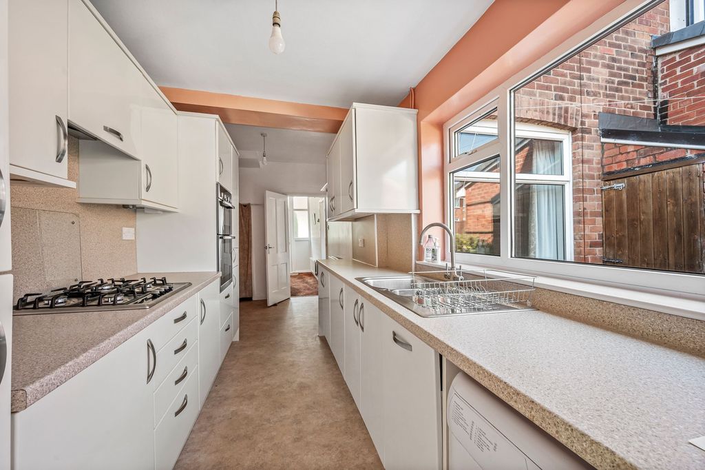 Property photo 3 of 29