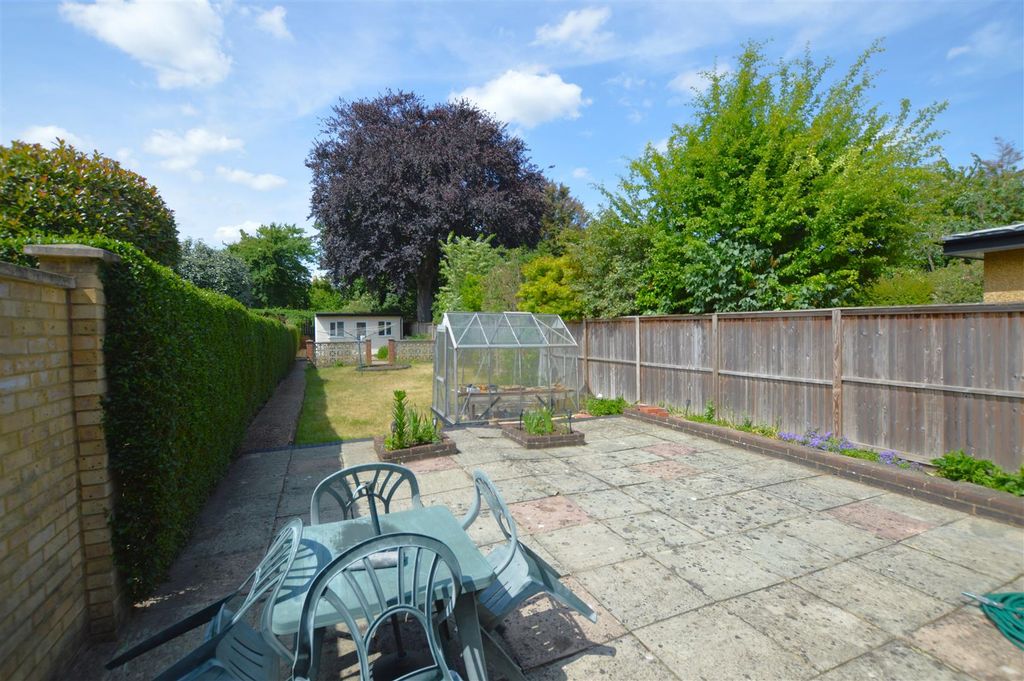 Property photo 3 of 14 31 Argyle Avenue Garden.Jpg