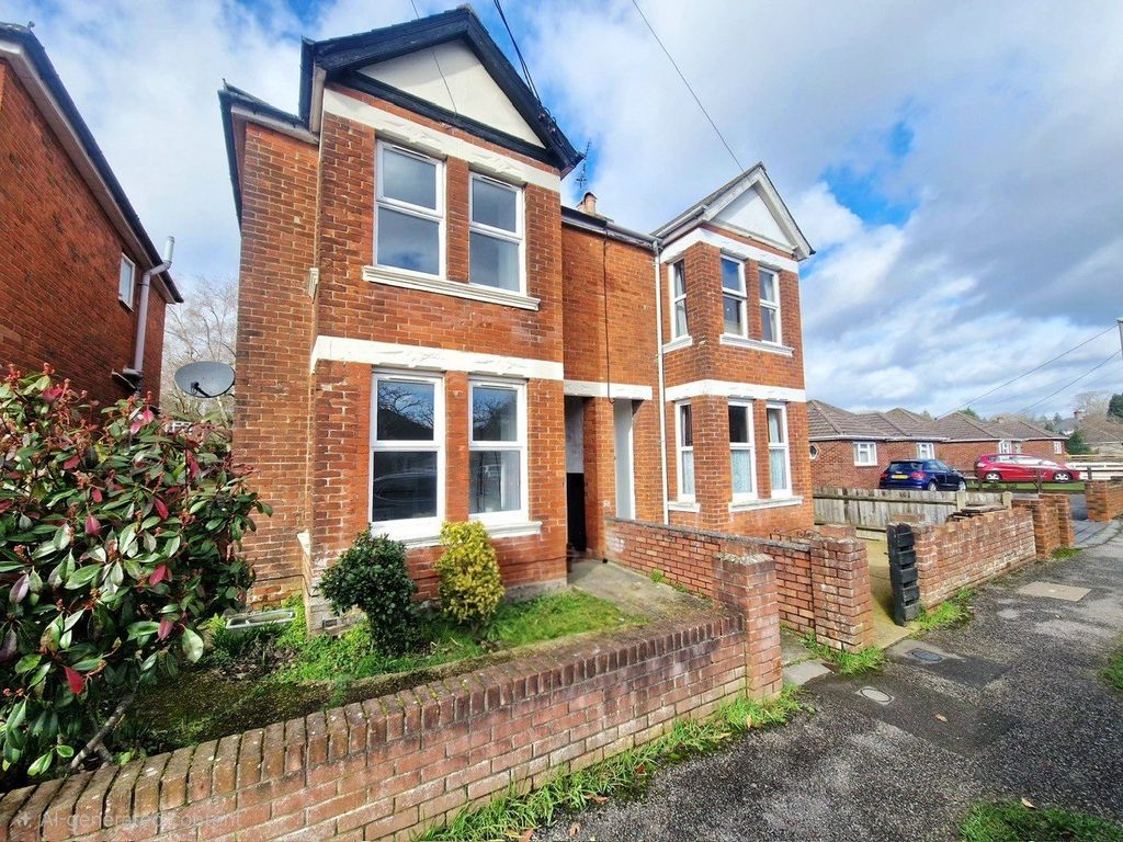 Property photo 1 of 8 Picture No. 28