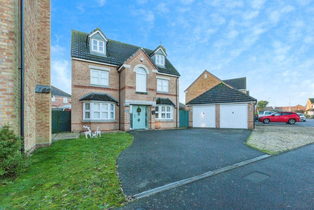 Property photo 1 of 18