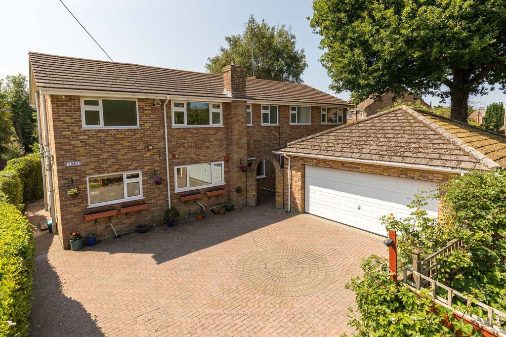 Property photo 1 of 31
