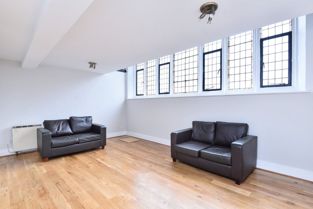 Property photo 3 of 6 Picture No. 18