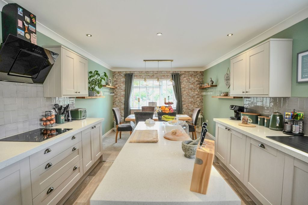 Property photo 2 of 44