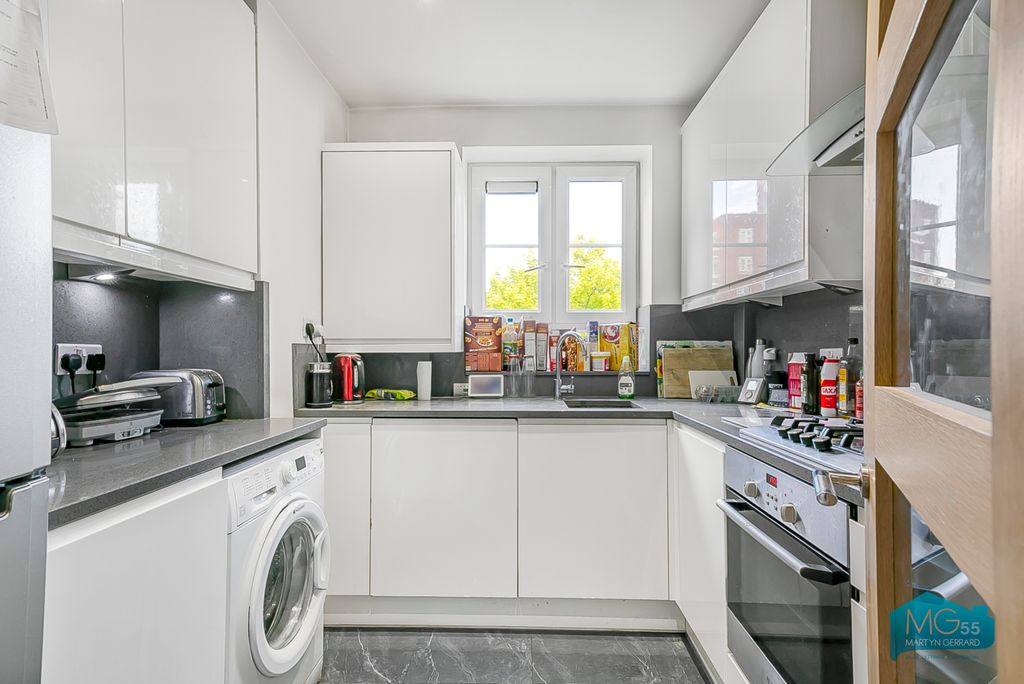 Property photo 2 of 18 Picture No. 22