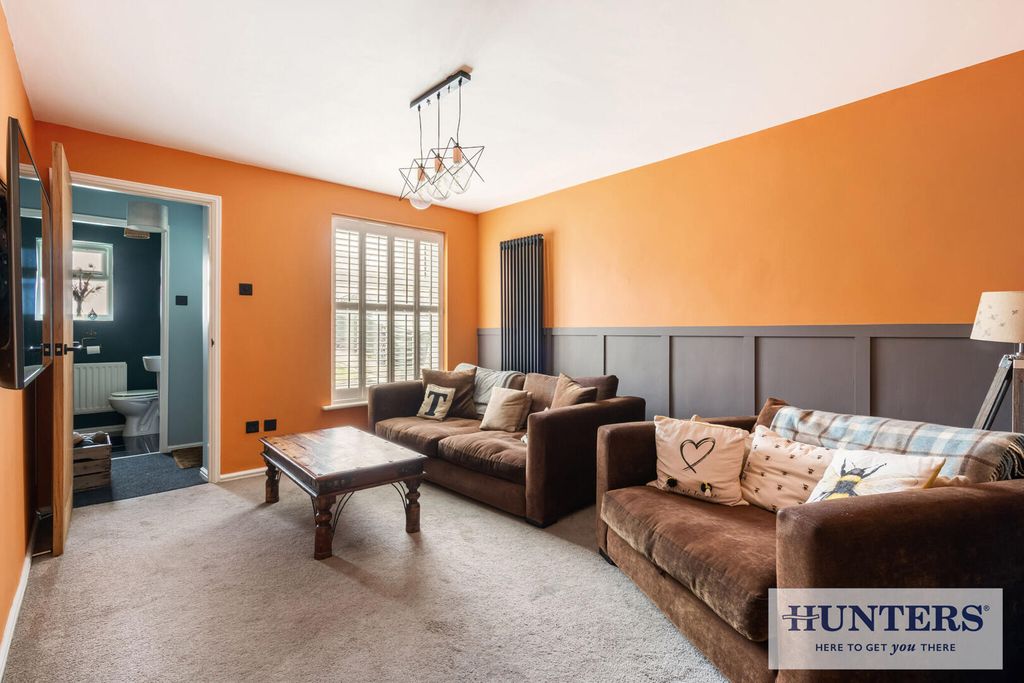 Property photo 3 of 25 Living Room