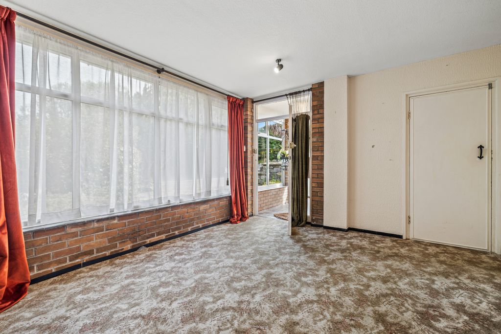 Property photo 3 of 32
