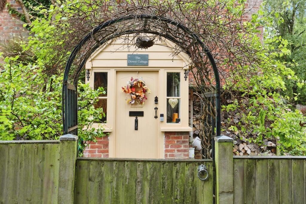 Property photo 1 of 9
