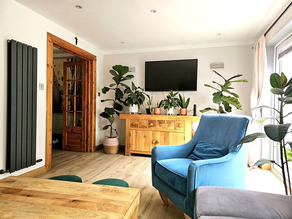 Property photo 2 of 23