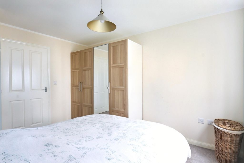 Additional image 9 of 1 bed flat for saleFlat 9 Merlin House, Centenary Way, Witney OX29