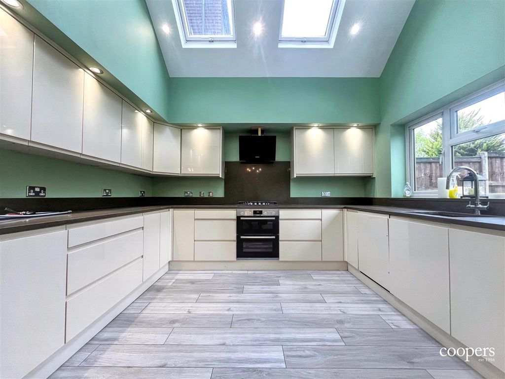 Property photo 3 of 25 Kitchen 3 (2).Jpg