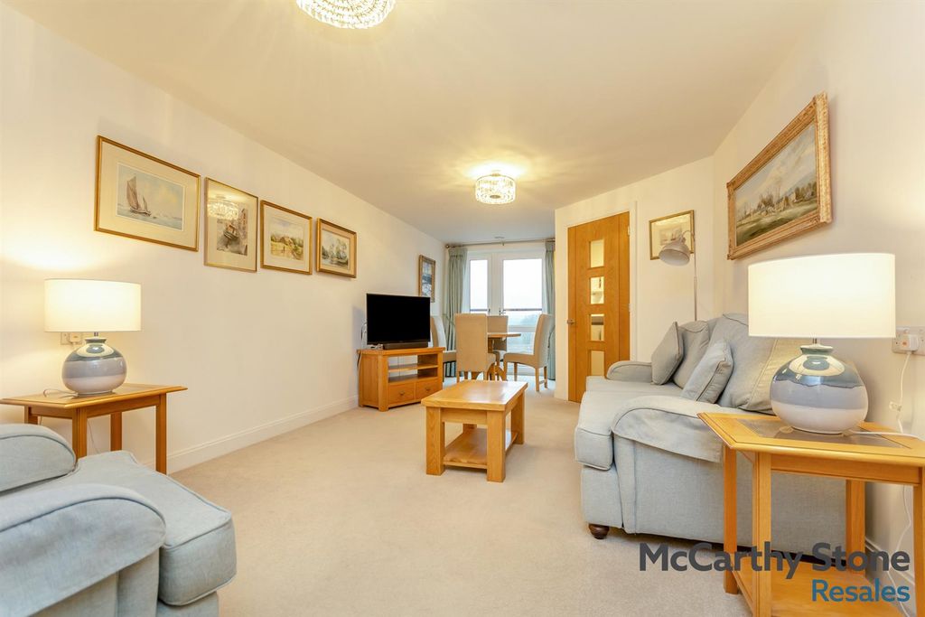 Property photo 1 of 20 8675993-Interior09.Jpg