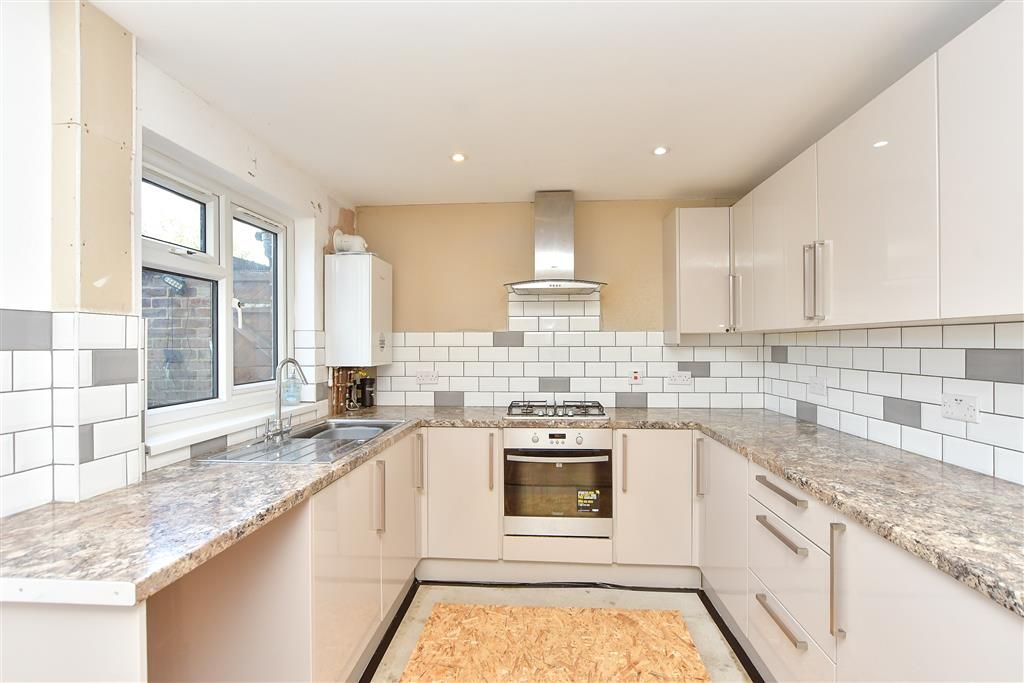 Property photo 3 of 12 Kitchen/Dining Area