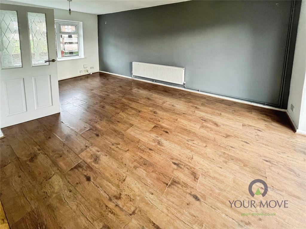 Property photo 3 of 11 Lounge