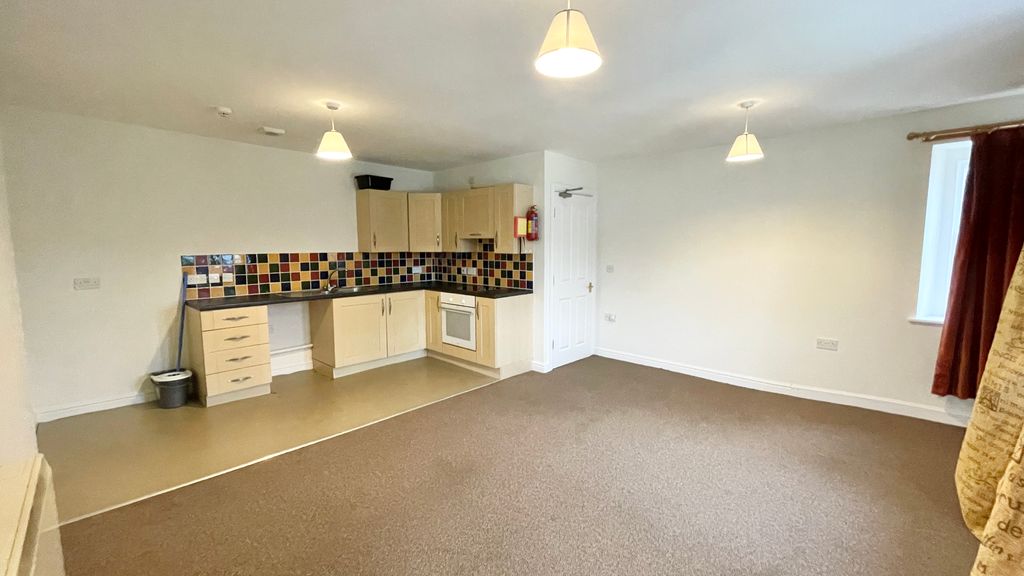 Property photo 2 of 11 Image